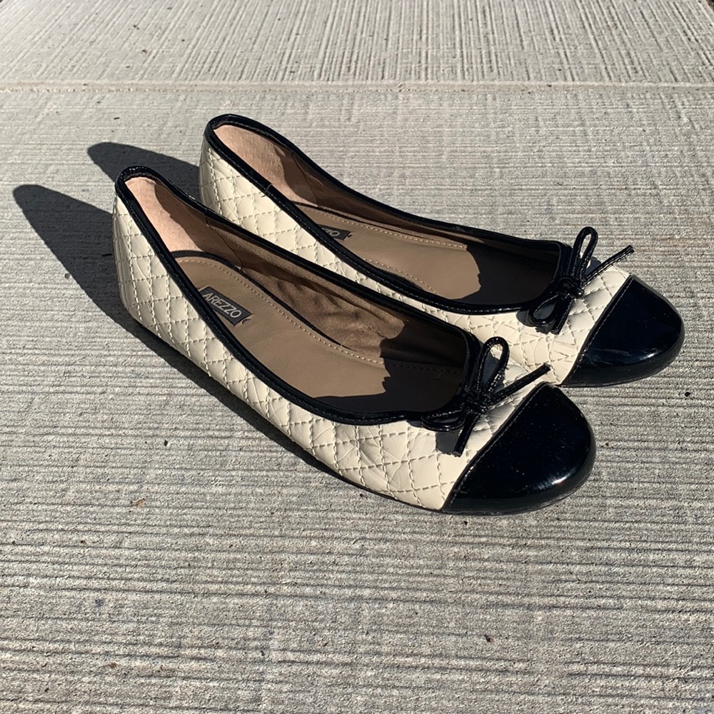 Black & White Arezzo Flats